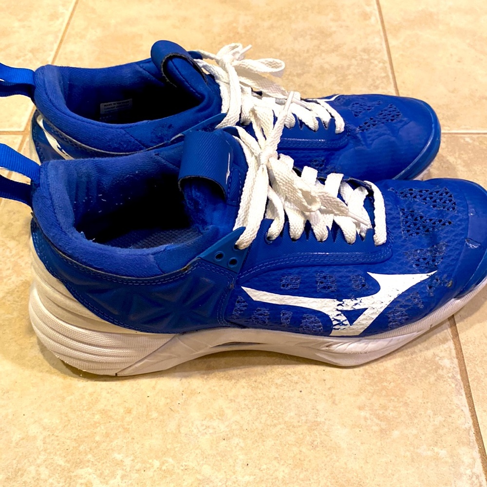 EUC 🏐 MIZUNO WAVE MOMENTUM COBALT BLUE VOLLEYBALL 🏐 COURT SNEAKERS—wknd SALE!! - Picture 3 of 11